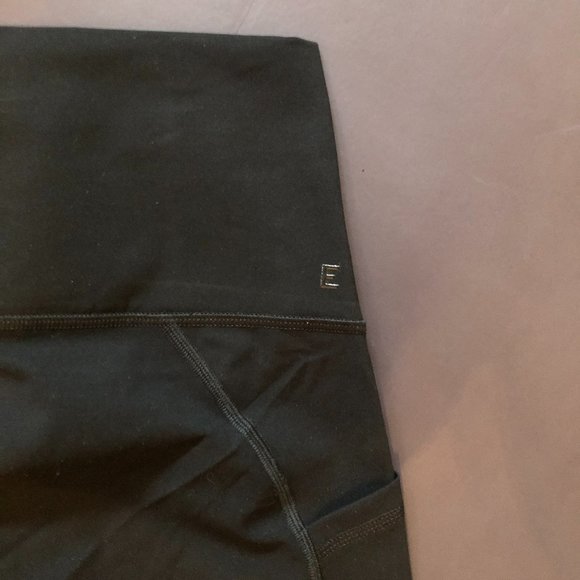 Everlane Perform Pocket Legging - Picture 11 of 11
